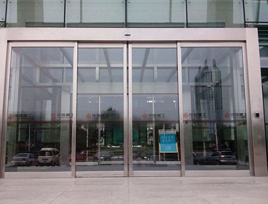 加工中心及其自動門介紹